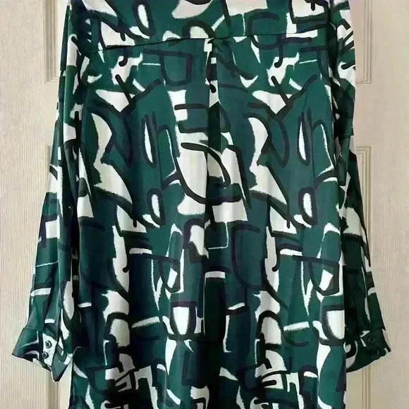 Green/Black/Cream Blouse Top by Milk & Honey - Picture 3 of 3